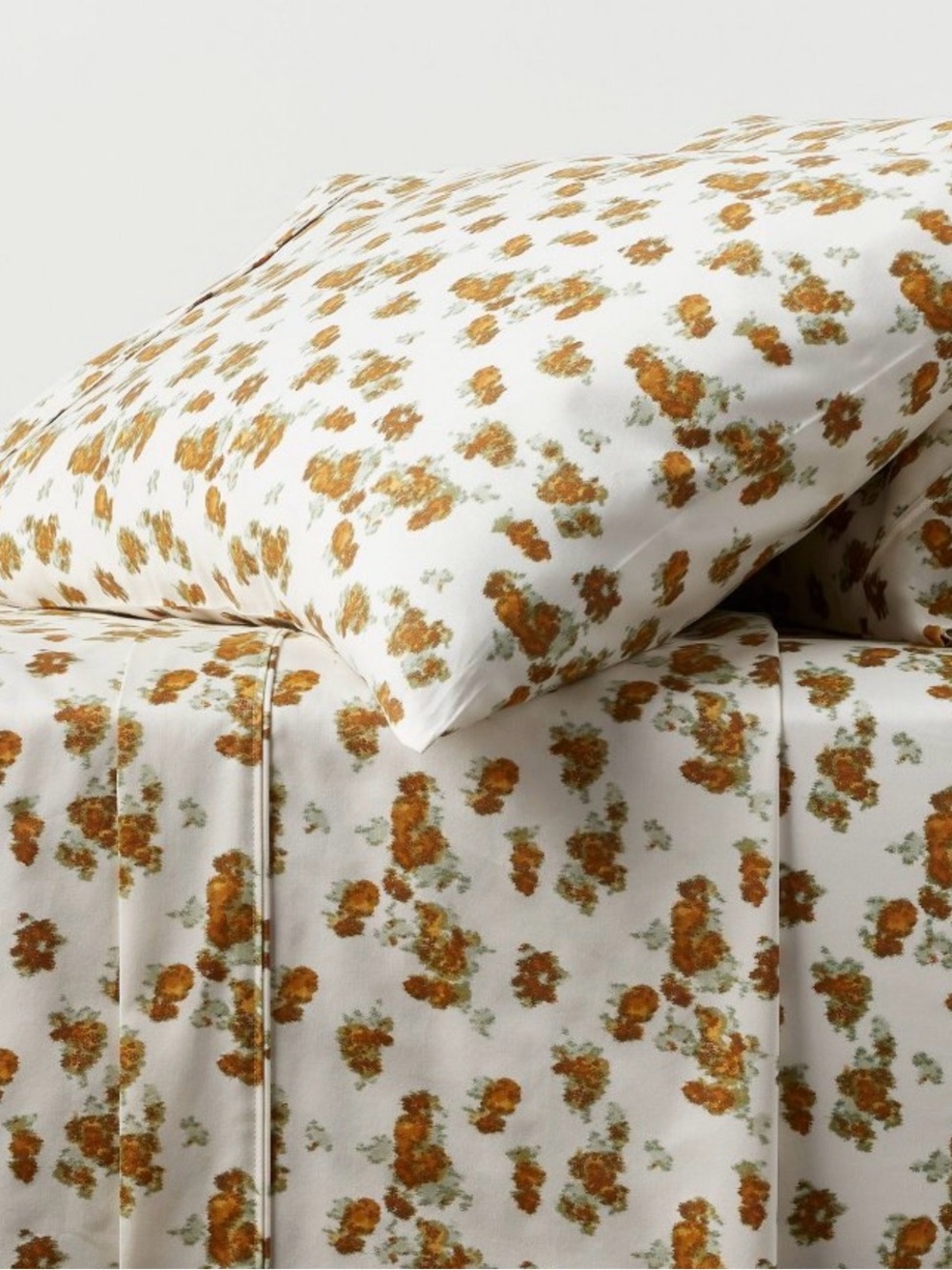 King 400 Thread Count Performance Sheet Set
Gold Blurred Floral - Threshold